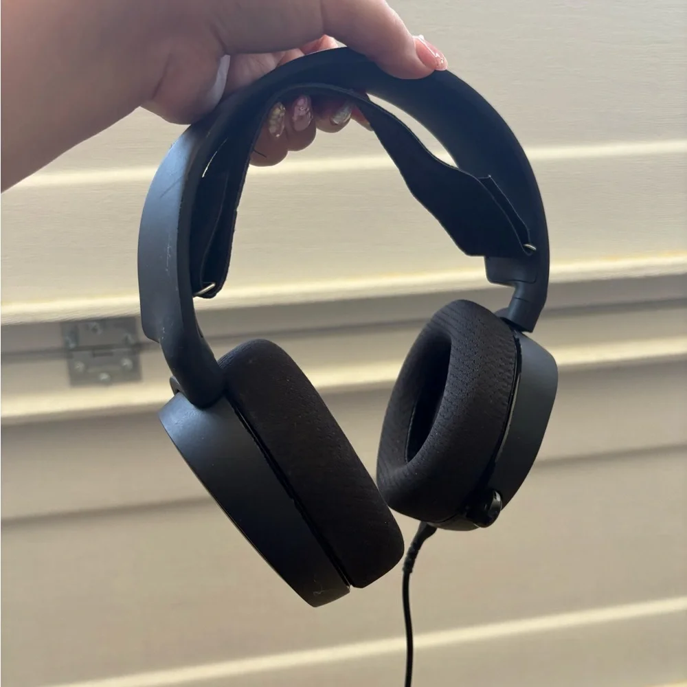 Turtle Beach headphones and steel series headphones